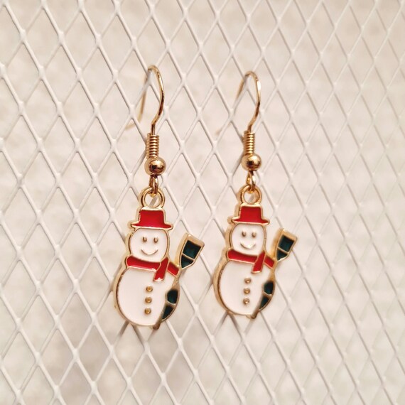 Earrings with cute little snowmen