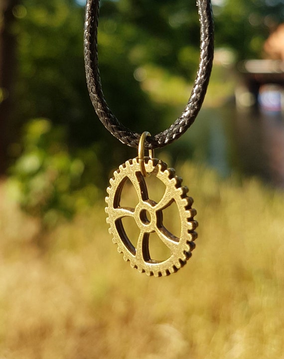 Black chain with bronze pendant - Steampunk gear