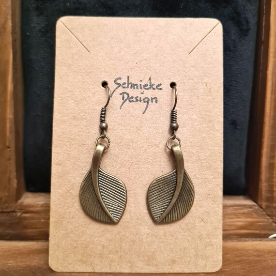 Earrings / ear pendants antique gold with leaf design for friends of nature