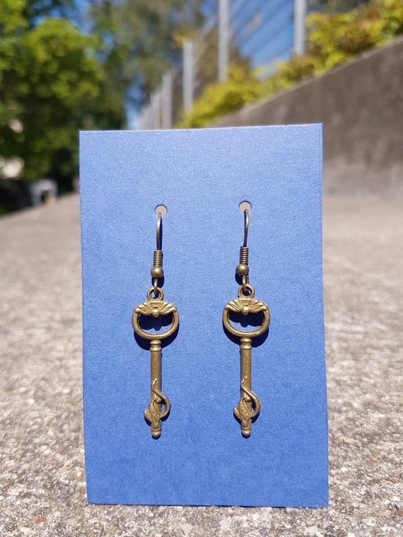 Earrings / earrings with keys in antique gold / antique bronze