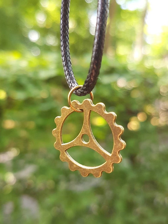 Black chain with bronze pendant - Steampunk gear
