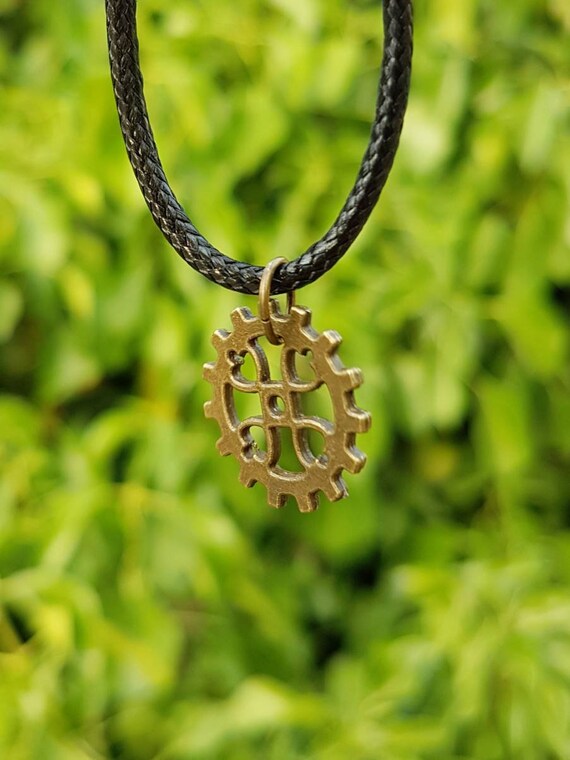 Black chain with bronze pendant - Steampunk gear