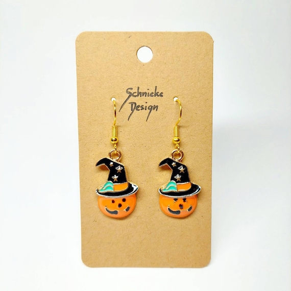 Earrings with orange pumpkins