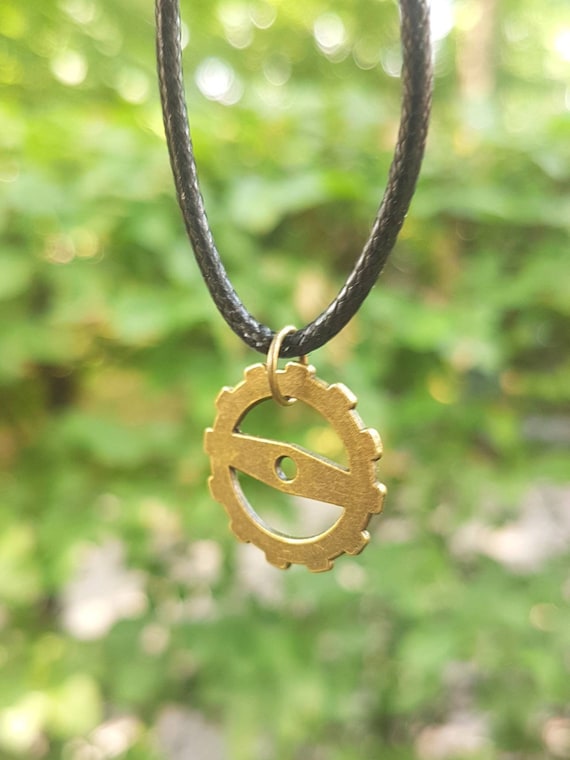 Black chain with bronze pendant - Steampunk gear