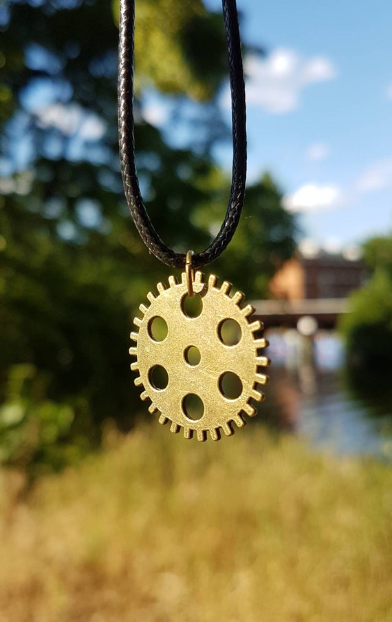 Black chain with bronze pendant - Steampunk gear