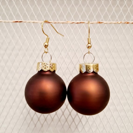 Christmas earrings with brown balls