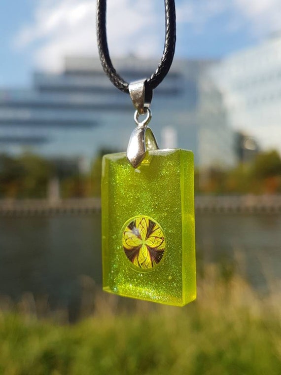 Necklace with rectangular pendant made of epoxy resin