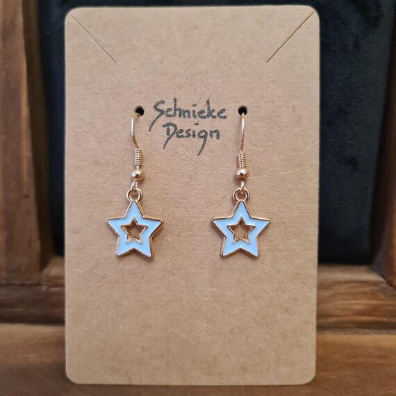 Earrings with small enamel stars