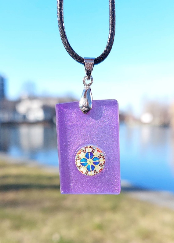 Necklace with rectangular pendant made of epoxy resin
