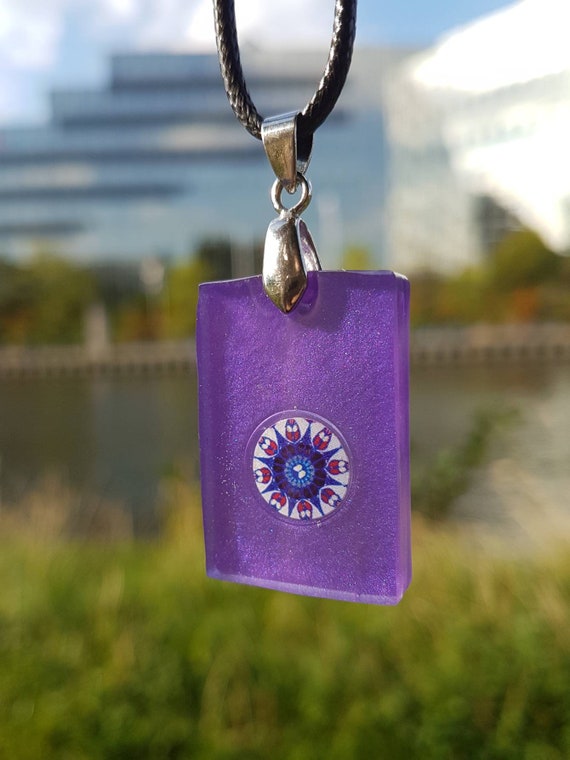 Necklace with rectangular pendant made of epoxy resin