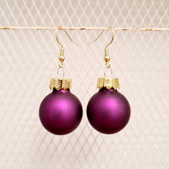 Christmas earrings with purple balls, matte or shiny, to match the Christmas tree :)
