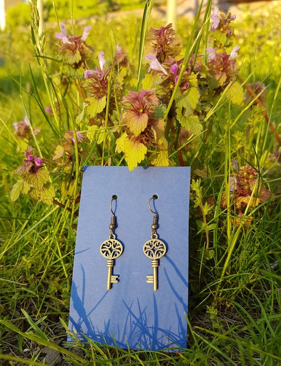 Earrings / earrings with keys in antique gold / antique bronze