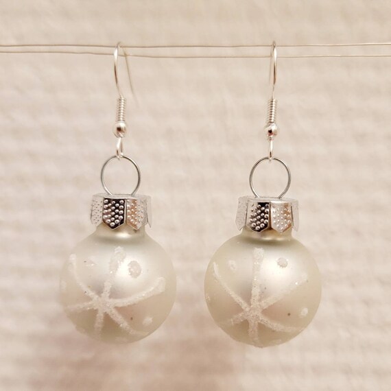 Christmas earrings with delicate pink balls