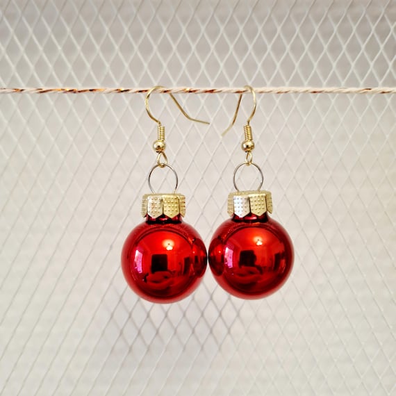 Christmas earrings with balls in Merry Red - matte or shiny