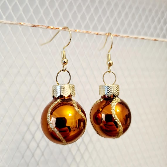 Christmas earrings with brown balls and glitter :)