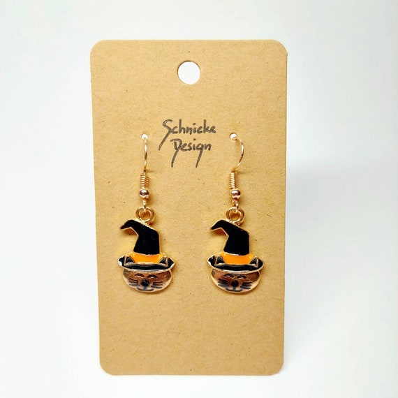 Earrings with a cat wearing a witch's hat