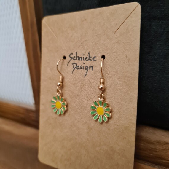 Earrings with enamel flowers