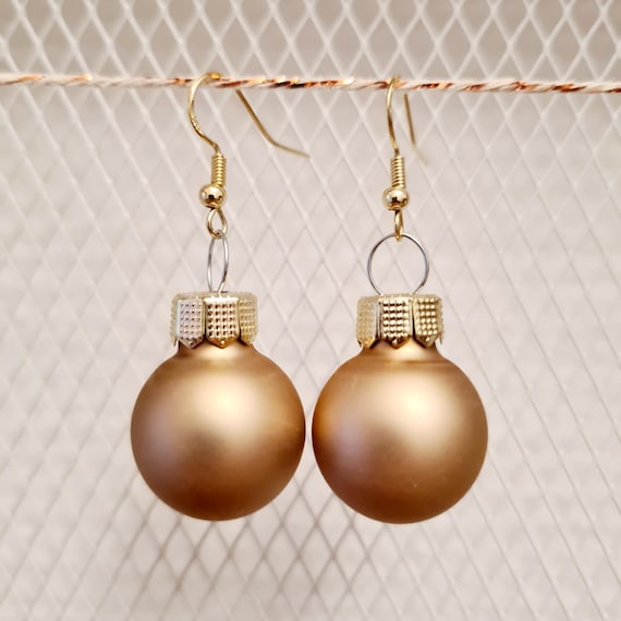 Christmas earrings with golden balls