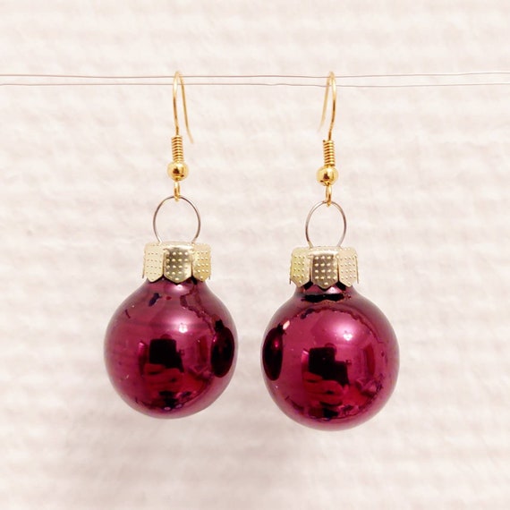 Christmas earrings with pink and burgundy balls