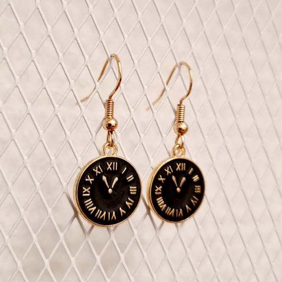 Earrings with enamel clocks