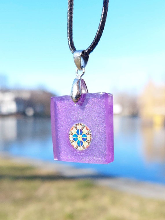 Necklace with square pendant made of epoxy resin