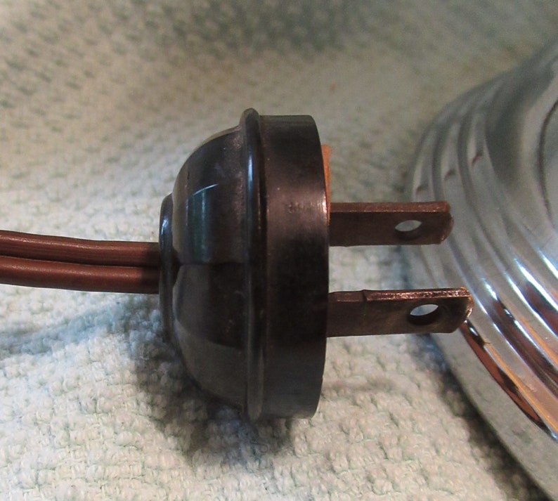 Mid-Century Art Deco Metal Chrome Tabletop Lamp Dome-Shaped Shade Boy Figurine