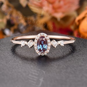 Vintage 14K Gold Alexandrit Verlobungsring, Einzigartige Oval Alexandrit Ring, Rosegold Halo MoissaniteDiamant Ring, Zierliche Braut Versprechen Ring