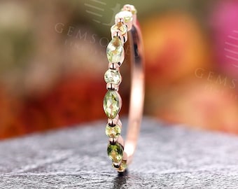 Alianza vintage de peridoto marquesa: anillo nupcial único de oro rosa apilable, anillo de compromiso de aniversario.