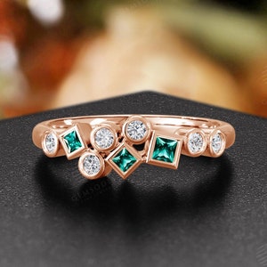 Unique Emerald Bezel Wedding Band,Princess Cut Emerald Ring,Round Cut Rose Gold Bridal Moissanite Ring,Vintage Promise Ring For Women