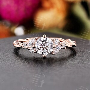 Vintage moissanite engagement ring women rose gold handmade twisted rings art deco marquise diamond ring round anniversary promise ring