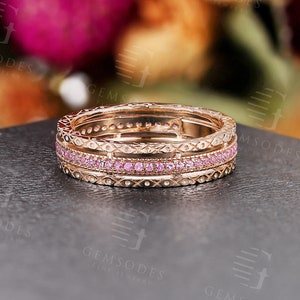 Alianza de boda vintage de zafiro rosa, alianza de oro rosa antiguo, anillo apilable de eternidad, anillo de promesa de aniversario para mujeres y hombres.