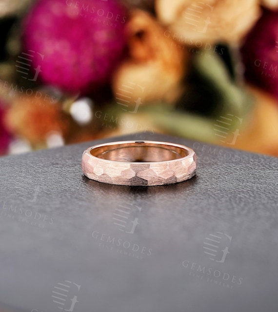 ユニークなマットハンマー加工の結婚指輪、男性と女性のためのミニマ