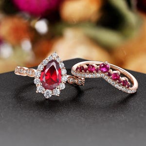 Ruby Engagement Ring Set,Teardrop Ruby Bridal Set with Moissanite Halo,Rose Gold Wedding Ring Set for Her,Vintage Style Anniversary Gift