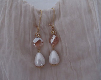 Wedding earrings, gold support; rhinestone pearl, champagne-colored twist pearl and ivory mother-of-pearl drop pearl in glass