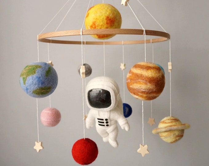 Sistema solar bebé móvil Astronauta cuna móvil Guardería espacial móvil Bebé niño móvil Regalo de baby shower Guardería del espacio exterior Guardería Galaxy