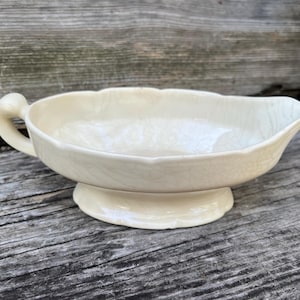 Vintage Stained Crazed Ironstone USA Pottery Gravy Boat 8”x4.25”x3”