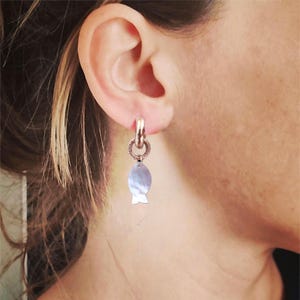 Upcycled earrings with gold-plated elements, mother-of-pearl fish and gold-plated stainless steel rings