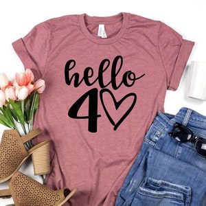 Hola 40, Cuarenta y Fabuloso, Cuarenta AF, Camisa de Cumpleaños 40, Camisa de Cumpleaños, Camiseta de Fiesta de Cumpleaños, Regalo de Cumpleaños 40, Camisas de Cuarenta Escuadrones T224