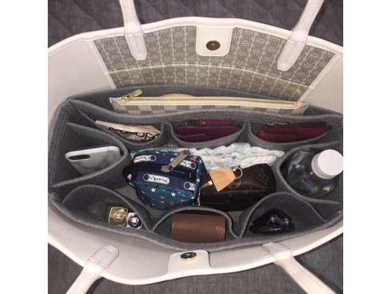 qantas hand luggage