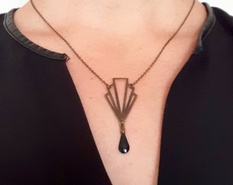 Art Deco necklace graphic fan pendant in bronze brass and black enamel sequin, Elegant geometric necklace, Women's Christmas jewelry gift