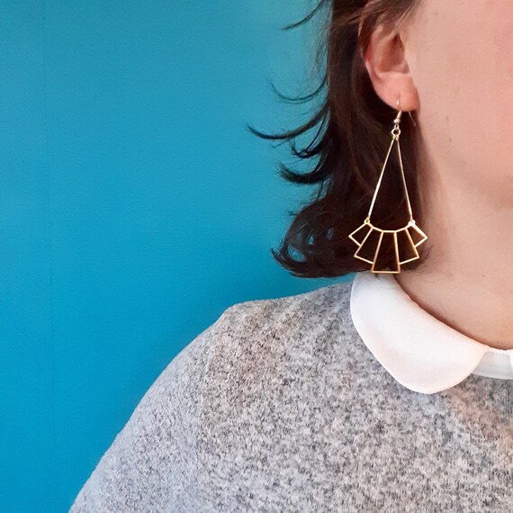 Earrings shop modern design