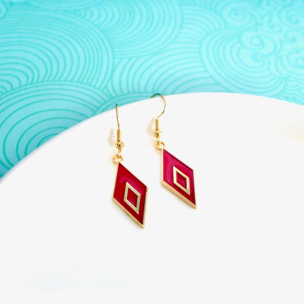 Boucles d'oreilles minimalistes losanges rouges et dorées, petites boucles d'oreilles géométriques rouge et or, boucles simples graphiques