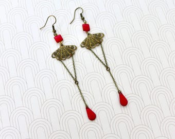 Elegantes, largos y finos pendientes Art Nouveau en latón bronce y esmalte rojo, joyería retro vintage de los años 20, un regalo perfecto para mujer.