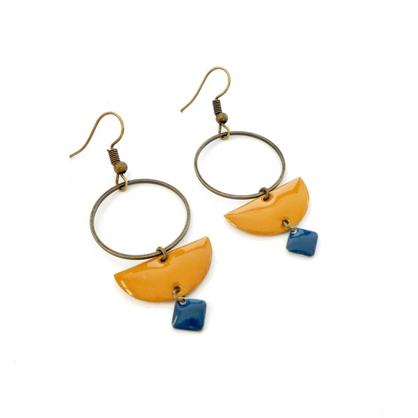 Boucles d'oreilles Jaune Moutarde et Bleu Marine, boucles d'oreilles cercle bronze et émail camel et bleu foncé, Petites boucles fille femme