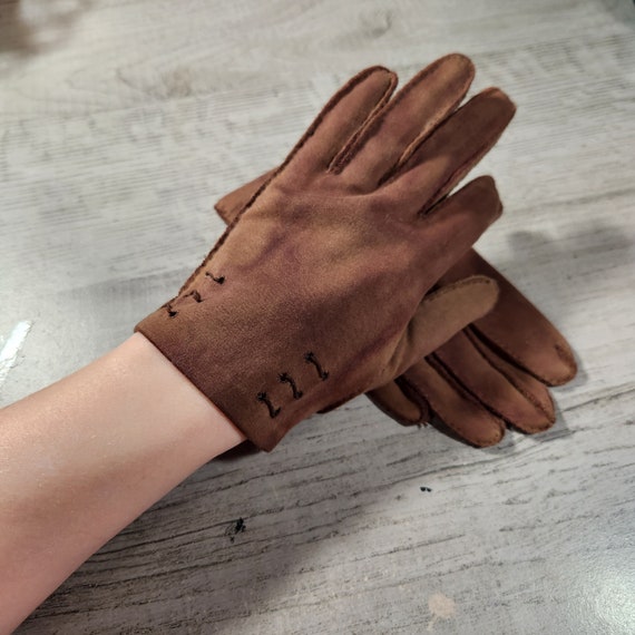 Vintage brown cloth gloves short length size ladi… - image 5