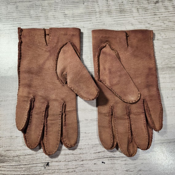 Vintage brown cloth gloves short length size ladi… - image 4