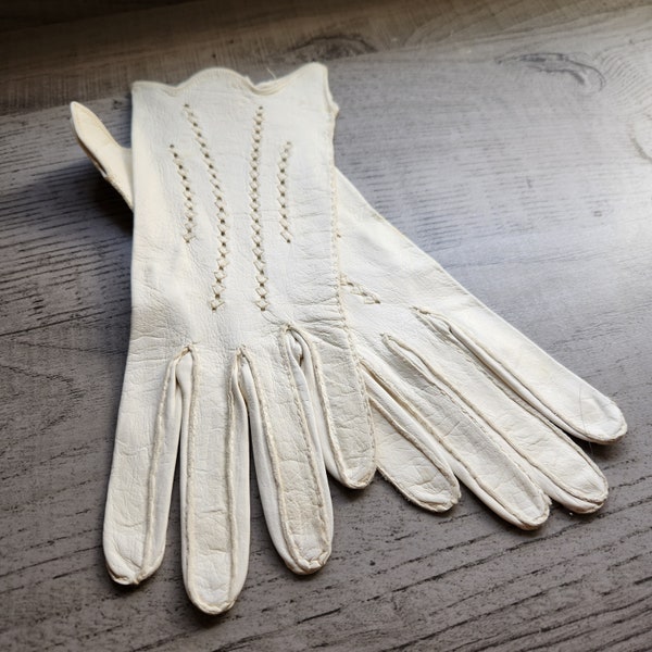 Vintage white leather gloves ladies small 7.5 gloves mid century vintage formal wear