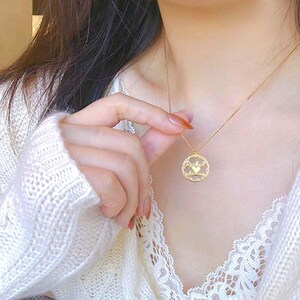 Collar con colgante de letra personalizada para mujer, gargantilla de cadena de acero inoxidable, joyería familiar de moda, regalo para el Día de la Madre