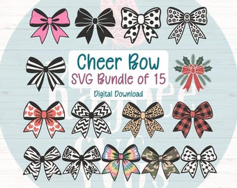 Op de afbeelding: Een digitale downloadafbeelding met 15 cheer bow-ontwerpen. De strikken variëren in stijl, waaronder stippen, strepen, luipaardprint en ruitjes. De tekst luidt "Cheer Bow SVG Bundle of 15 Digital Download."