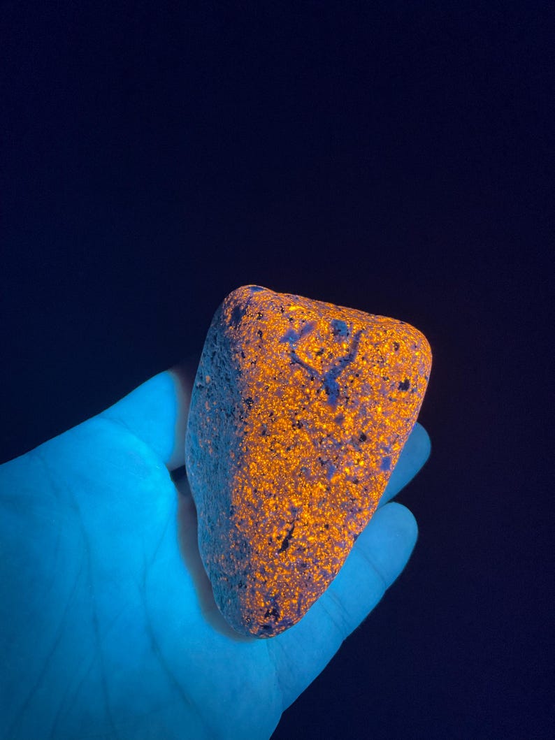 Bright Rough Background See Video, Super Bright, Fluorescent Sodalite, YOOPERSTONES, Emberlite ...